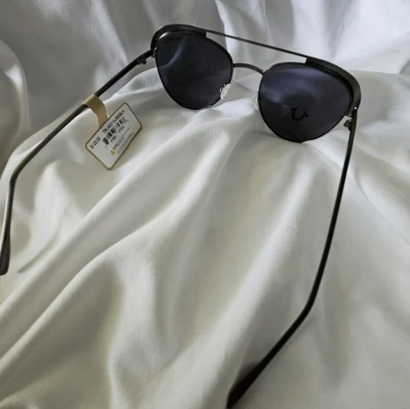 NWT True Religion Black Sunglasses